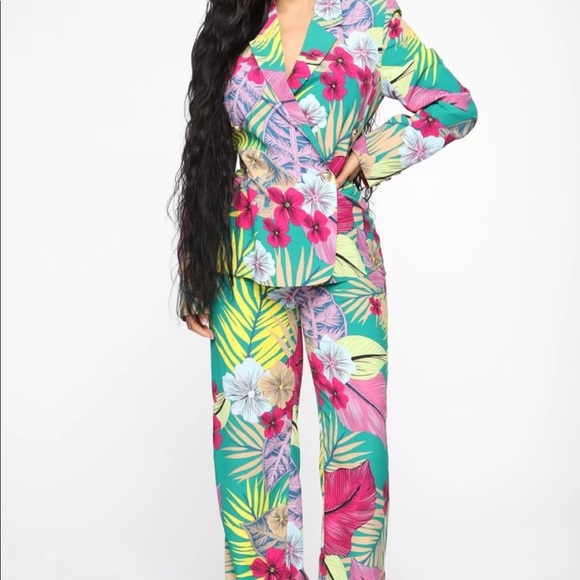 Like new Fashion Nova Women's Printed Pants Set Size S - Picture 5 of 14